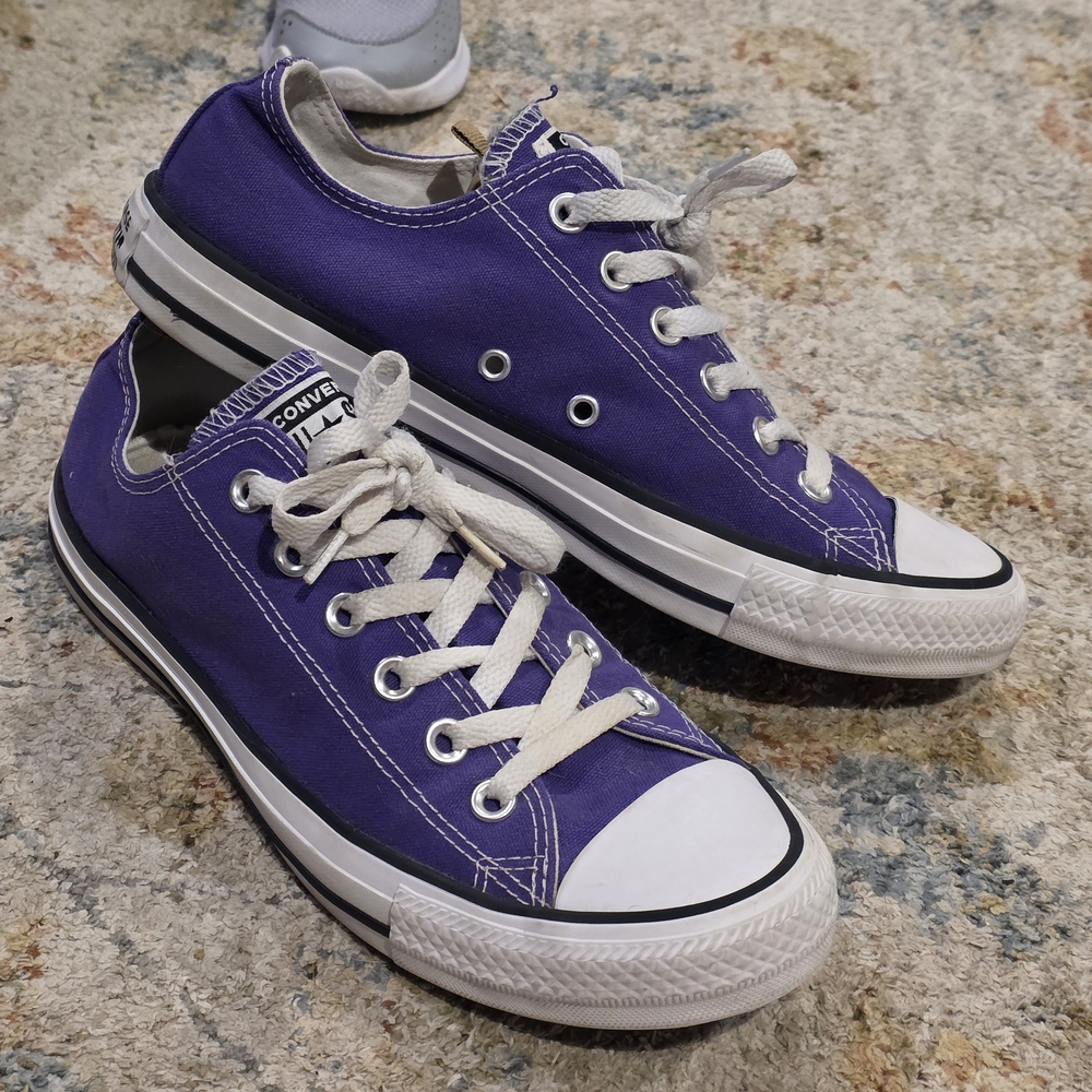 Converse All Star Low Top Unisex Lace Up Sneaker Purple Mens 6.5 Womens 8.5